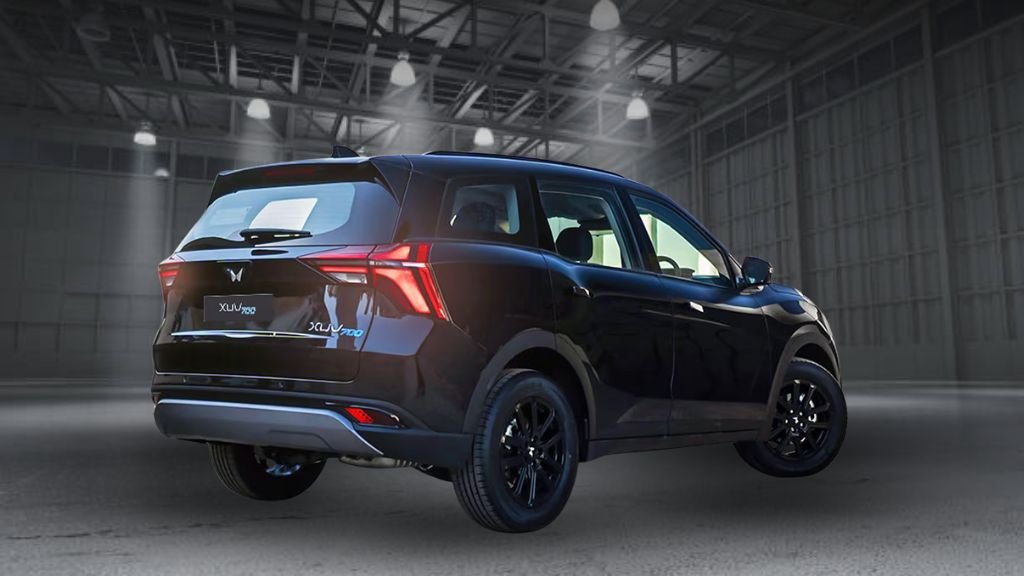mahindra xuv700 on road price